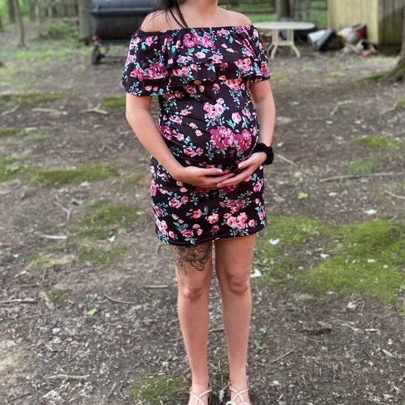 Maternity Dress - Picture 5 of 6